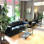 Hotel William\'s Opera